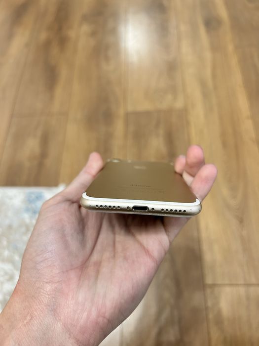 Продам айфон 7 32 гб