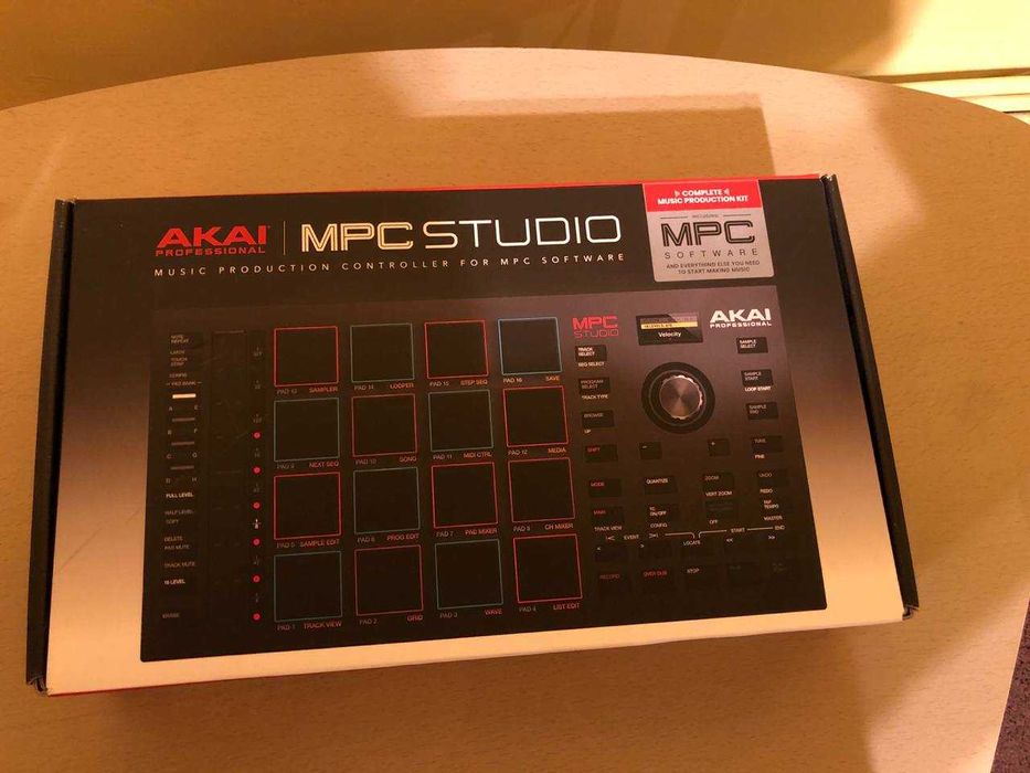 AKAI Professional MPC Studio ca nou