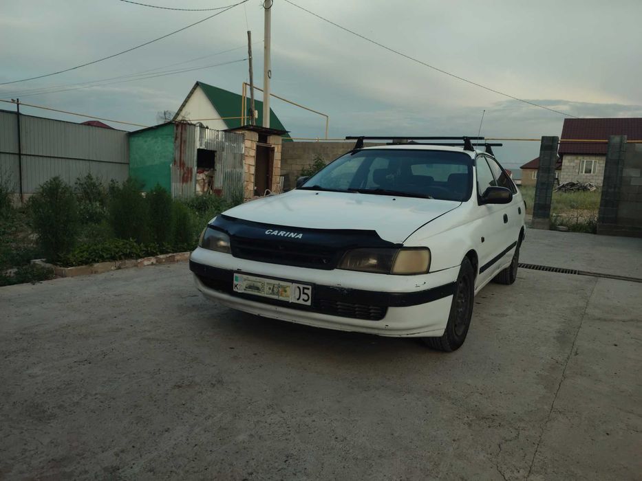 Тайота Карина хэтчбек