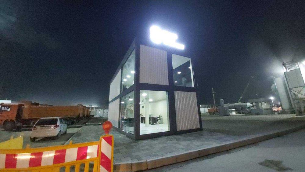 Мобильние домики из контейнеров