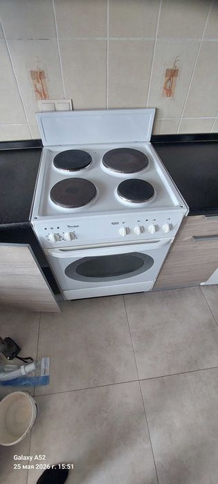 Продам электроплиту