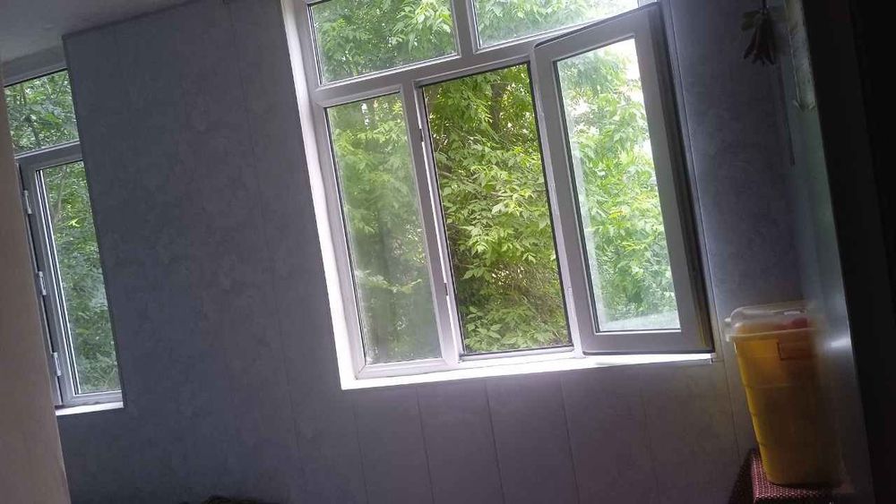 2 xonali kvartira sotiladi