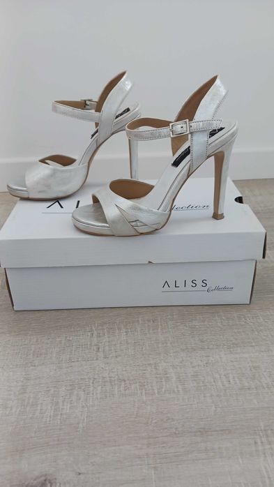 Sandale elegante din piele
