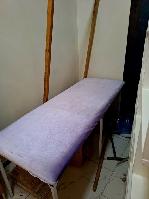 Кушетка 2 шт, маникюрный стол 2 шт,