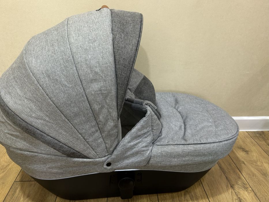 Продам коляску 3 в 1 Teknum