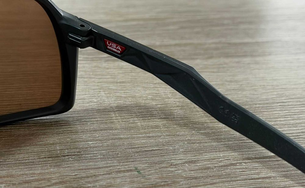 Слънчеви очила Oakley Sutro