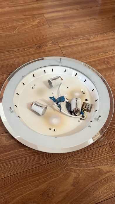 Люстрая потолочная