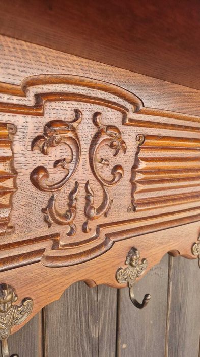 Cuier de perete din lemn