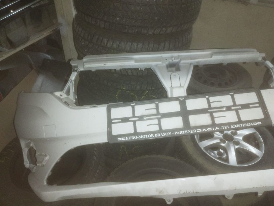Piese Logan 2, 3, Duster bară spate,grile față.