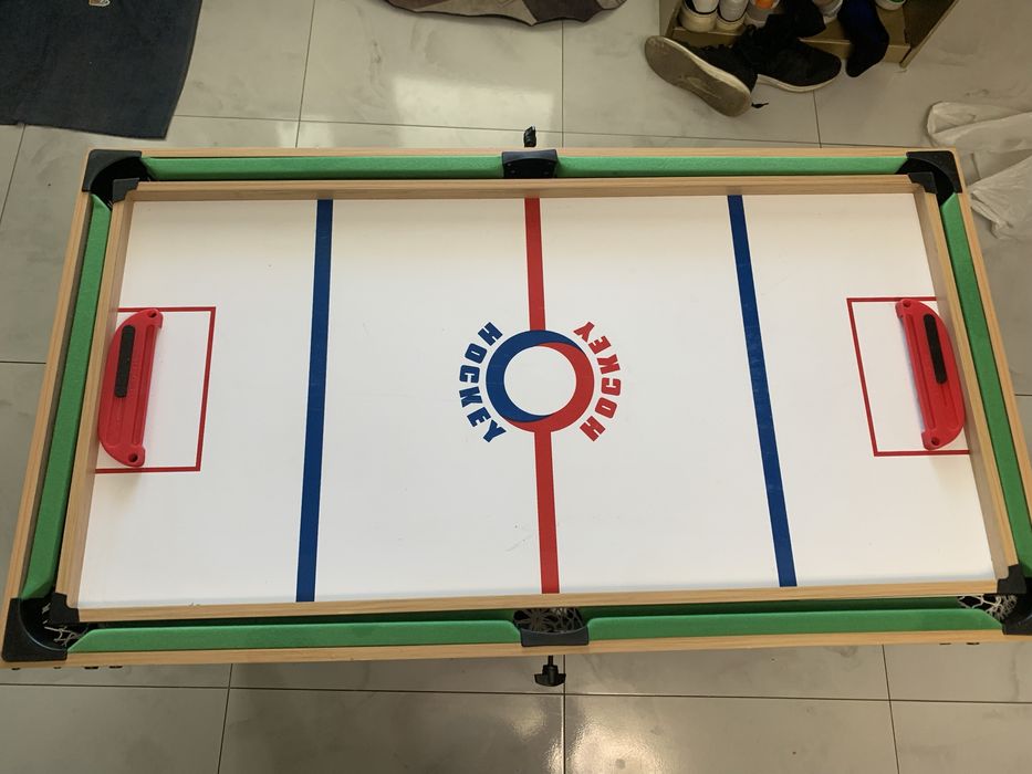 Masa de joc  15 in 1, biliard, foosball, hochei, tenis de masa, sah si multe alte jocuri