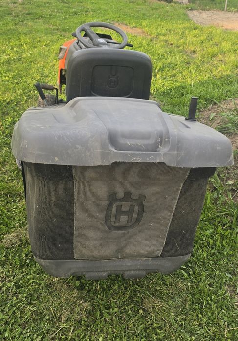 Tractoraș tuns gazonul