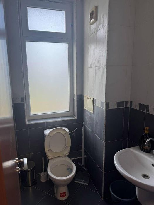 Дава се под наем Тристаен апартамент в Бургас, Меден рудник - зона Д - 112 кв.м за 488.58 € - Снимка #6