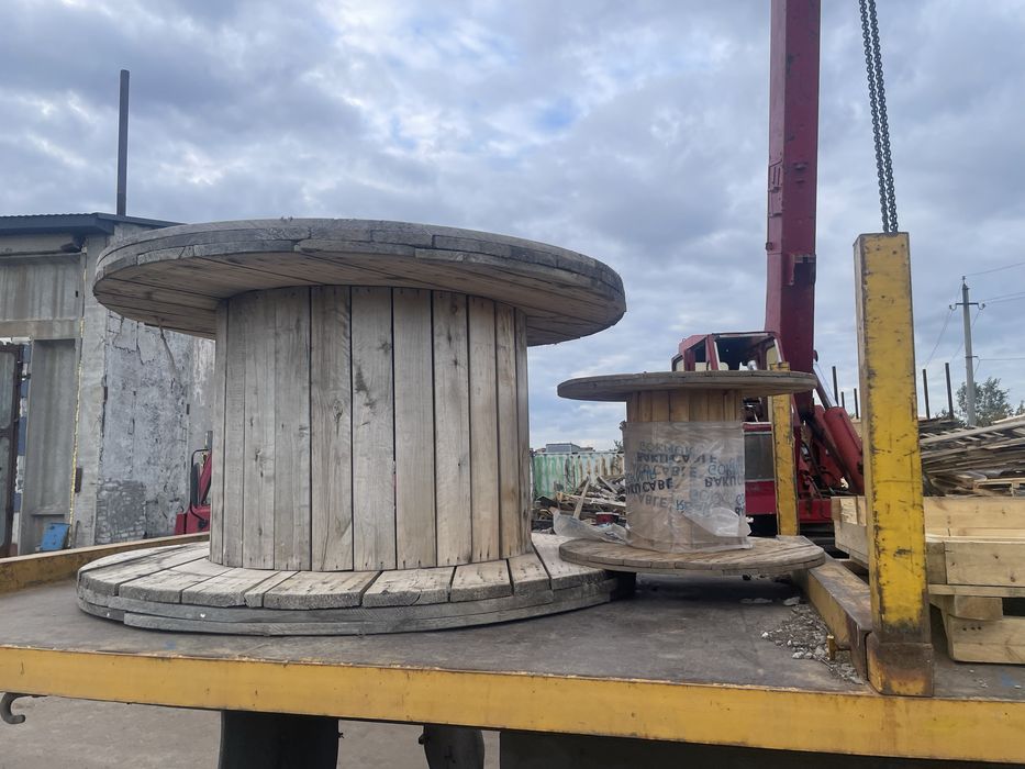 Катушки из под кабеля