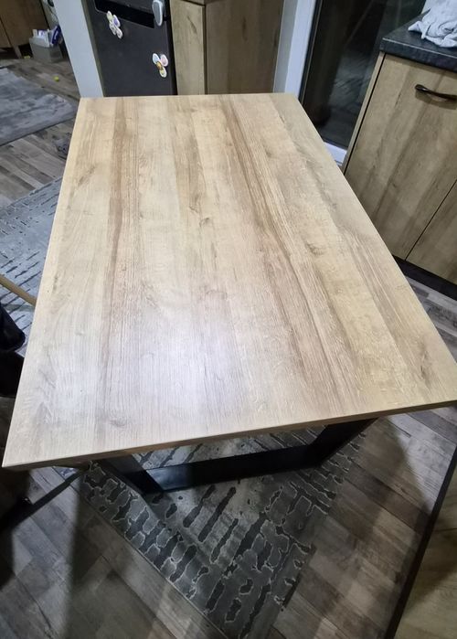 Маса Мдф 120 на 70 сме с железни крака