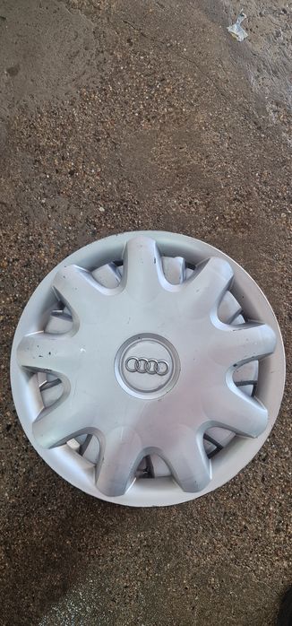 Колпаки на Ауди R-15 б/у