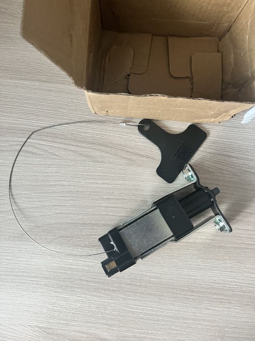 Продается замок открывания лючка бензобака Sonata и Optima