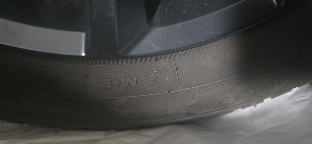Roti iarna Renault 17" / Anvelope Goodyear //