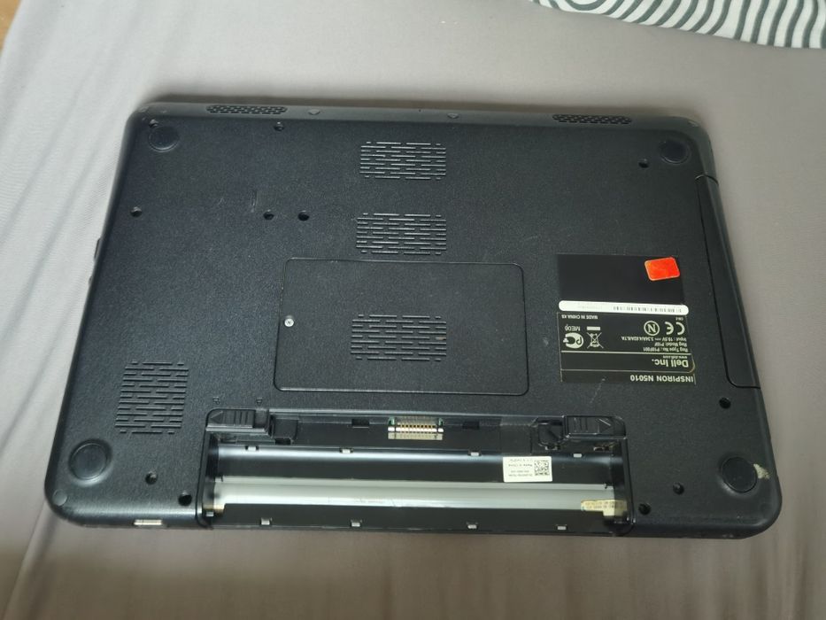 Лаптоп DELL.....