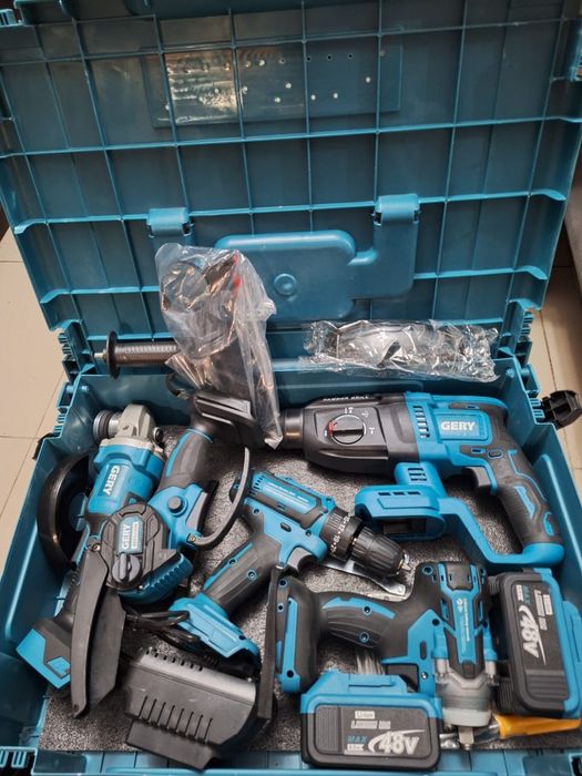 Продам новый набор 5 в 1