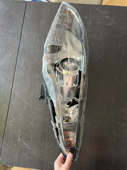Фар на части Renault Megane 3 (Ксенон)