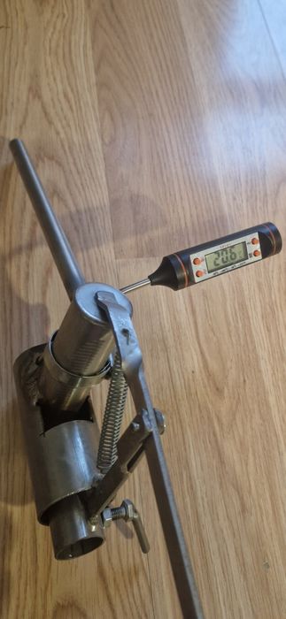 Сублиматор за оксалова киселина за лечение на вароатоза при пчели