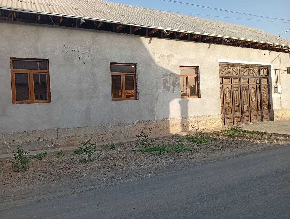 Ховли уй сотилади. Фаргона Кувасой магистраль йулида. 8 сотих ер,