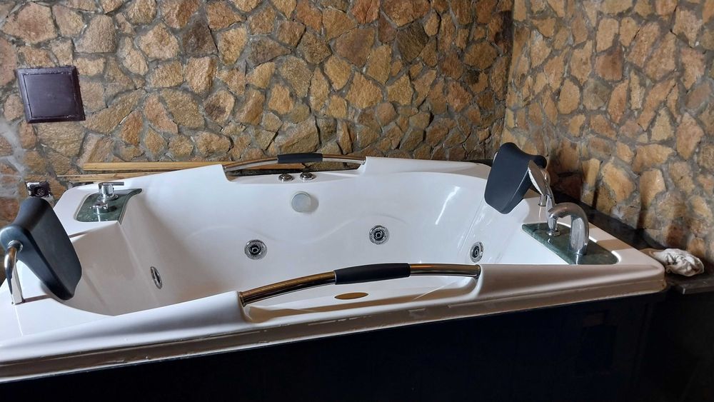 Продам джакузи в хорошем состоянии.