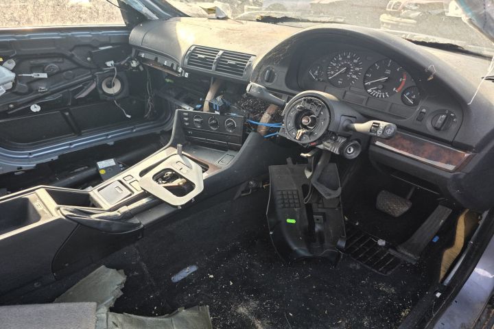 Lampa / Tripla stop stanga pe aripa BMW Seria 5 E39 (facelift)