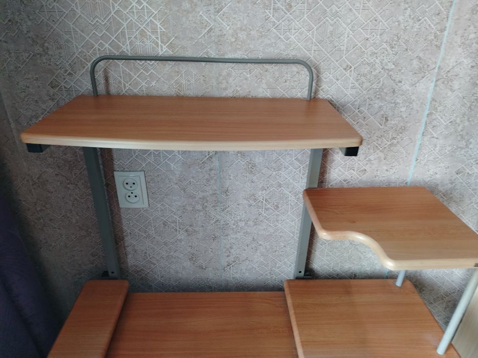 Продам рабочий стол недорого