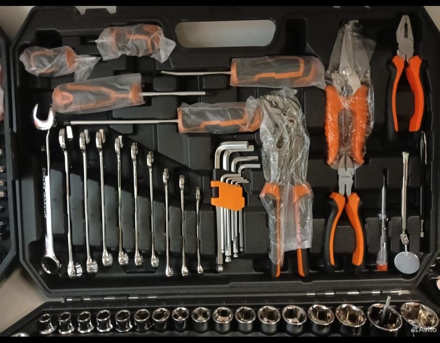 Набор  ключей  карейски и России