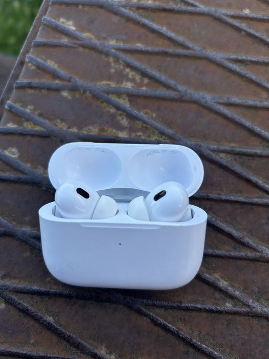 AirPods 2 Pro.