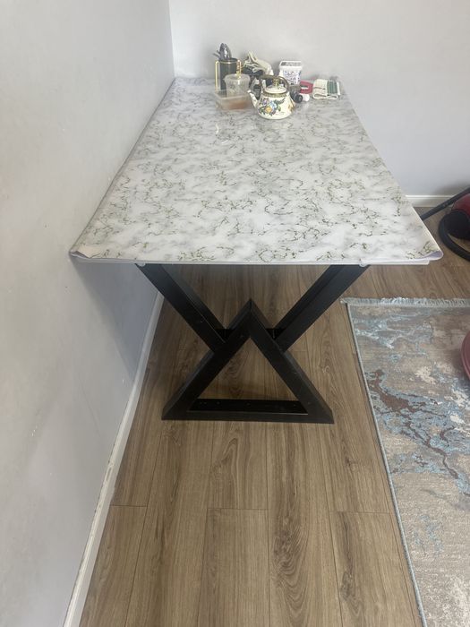 продам стол для гостиной для кухни современные