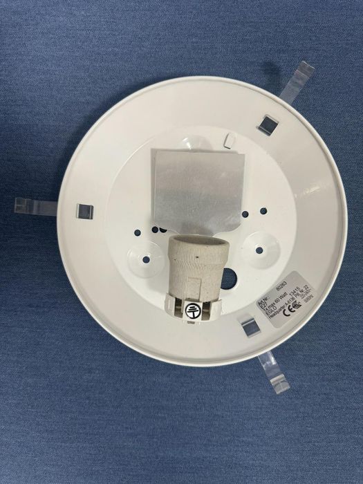 Светильник EGLO (на 1 лампу).