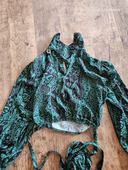 Риза на марката Lynne