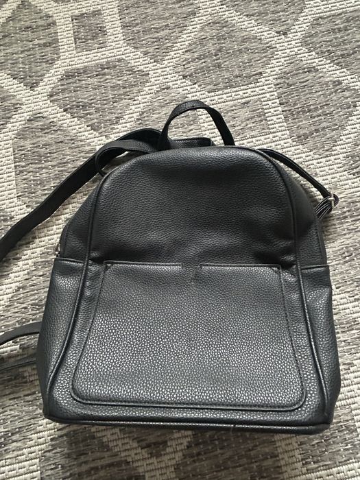 Черна раница/чанта