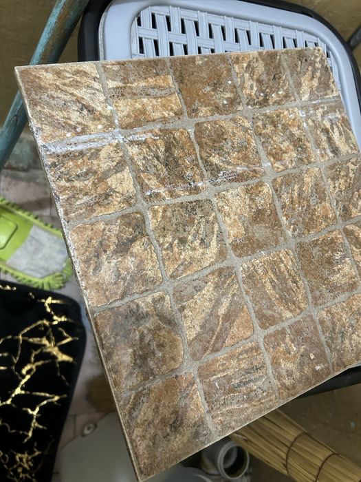 Кафель в хорошем состоянии