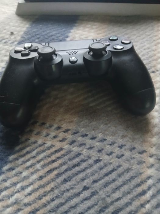 Vând ps 4 ca m-am luat ps 5