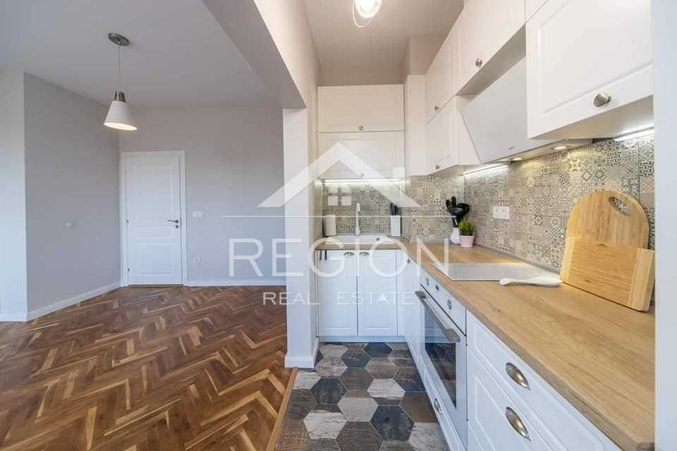 Дава се под наем Двустаен апартамент в Варна, Бизнес хотел - 60 кв.м за 382.5 € - Снимка #1