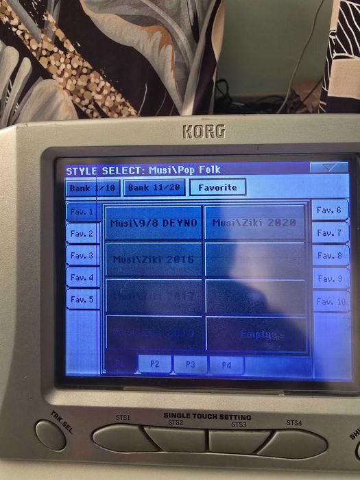 Продавам! Два-клавира. Korg pa2x. 128 рам..