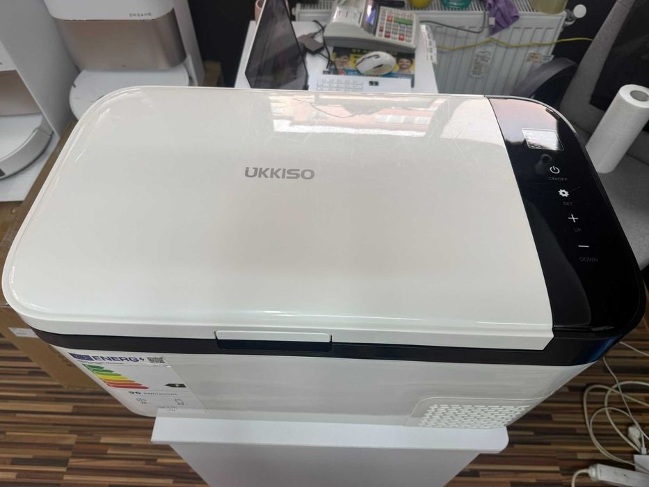 Frigider auto 20 L 12V/24V/220V GARANTIE 12 luni