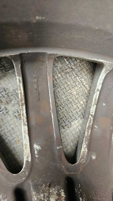 Джанти Volvo R17
