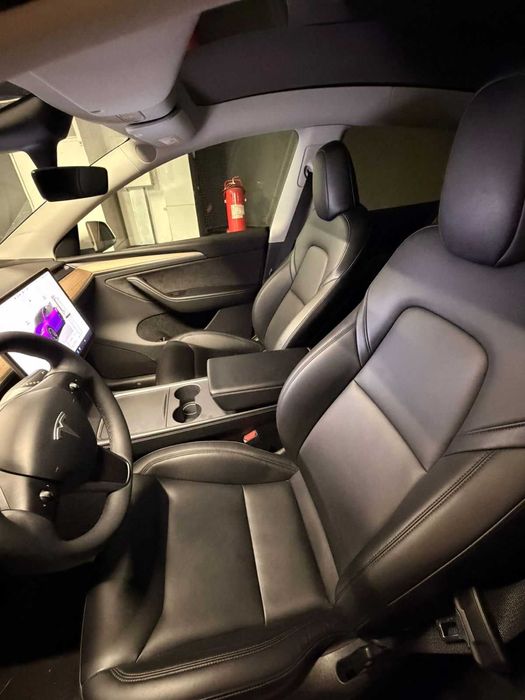 Vand Tesla Model Y Performance 2024