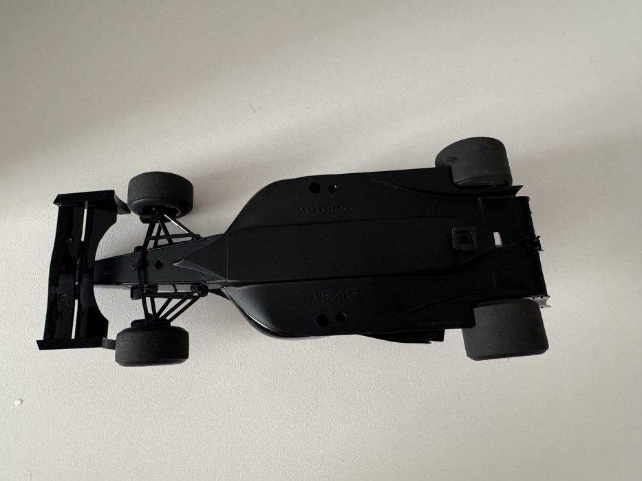 1/18 масштаб ( AUTOart )