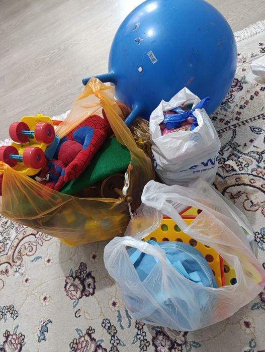 Продам игрушки развивающие для детей