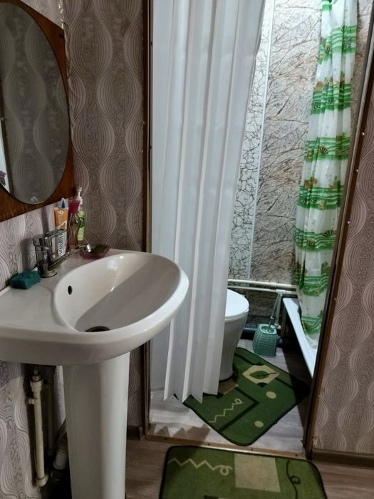 Комната в общежитии коридорного типа