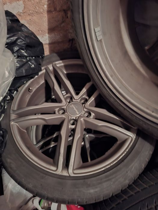 Джанти с гуми 235 /45/18  Ауди А6