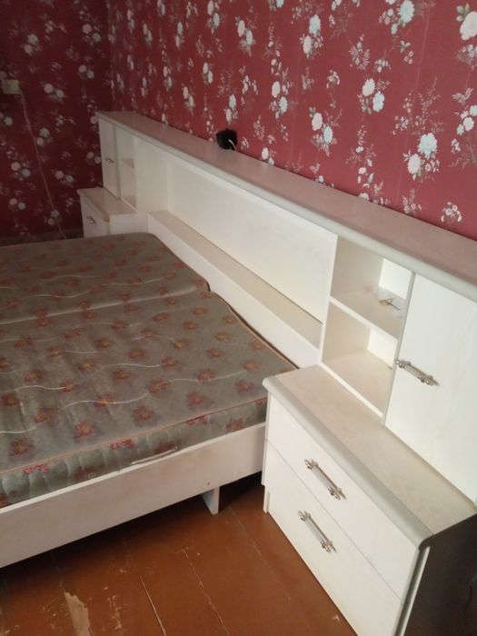 Спальный гарнитур