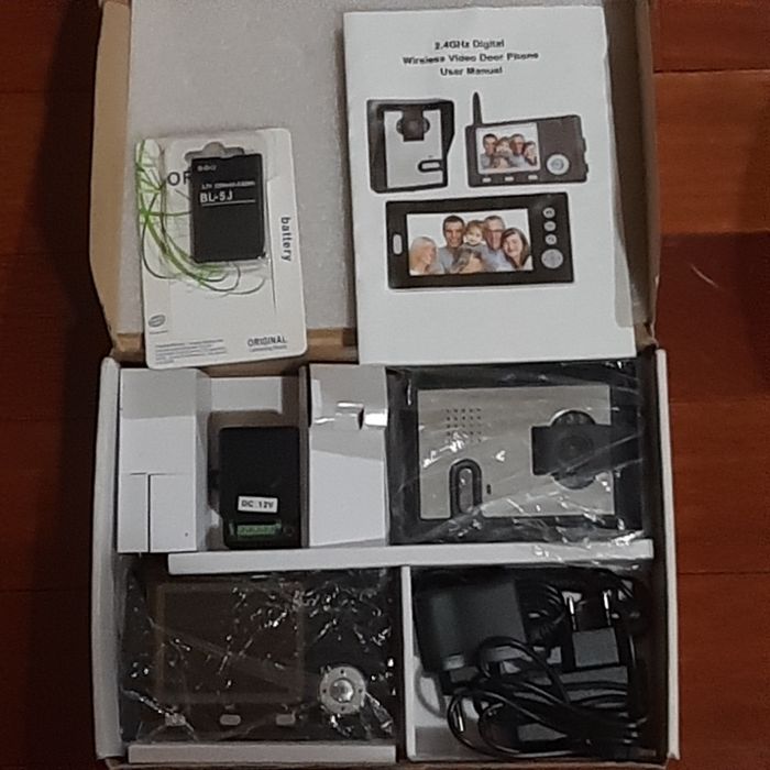 Interfon nou, inteligent, wireless, ecran color, diagonală 9 cm.