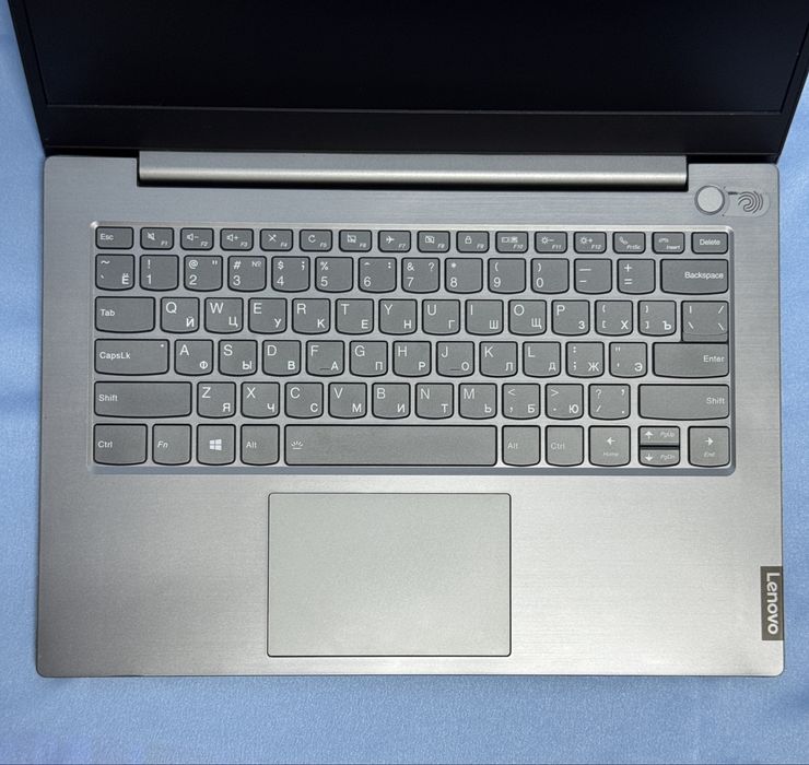 Ноутбук для работы и учебы Lenovo 2021г