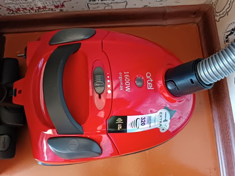 Продам пылесос altel 1600 W